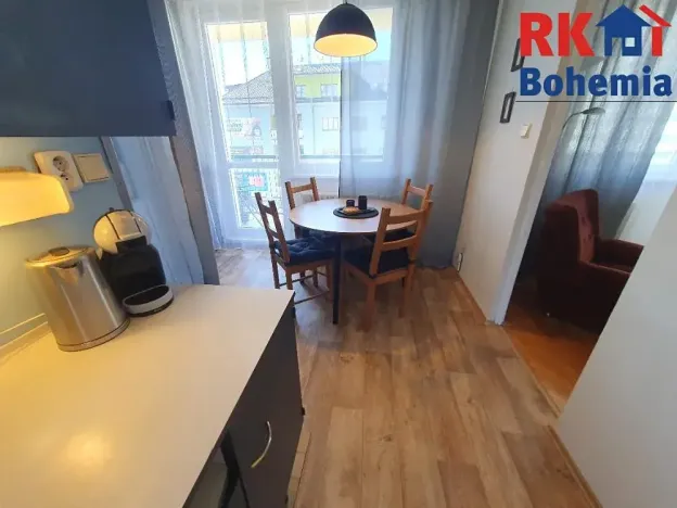 Prodej bytu 3+1, Vsetín, nám. Svobody, 78 m2