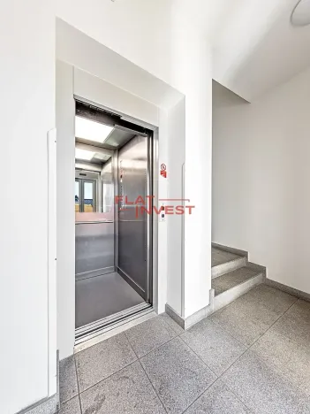Pronájem bytu 2+kk, Praha - Libeň, Ve vrchu, 50 m2