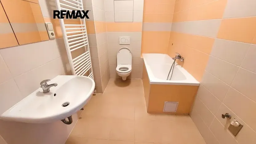 Pronájem bytu 2+kk, Rousínov, 45 m2