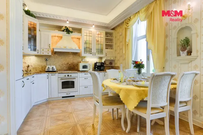 Prodej bytu 3+kk, Karlovy Vary, Zeyerova, 78 m2
