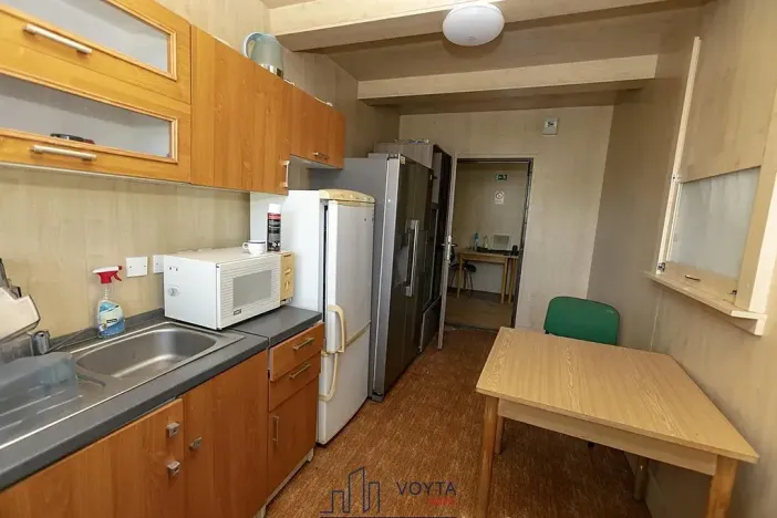 Prodej komerční nemovitosti, Obrnice, 600 m2