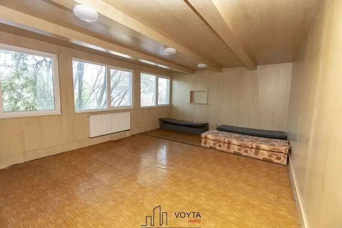 Prodej komerční nemovitosti, Obrnice, 600 m2