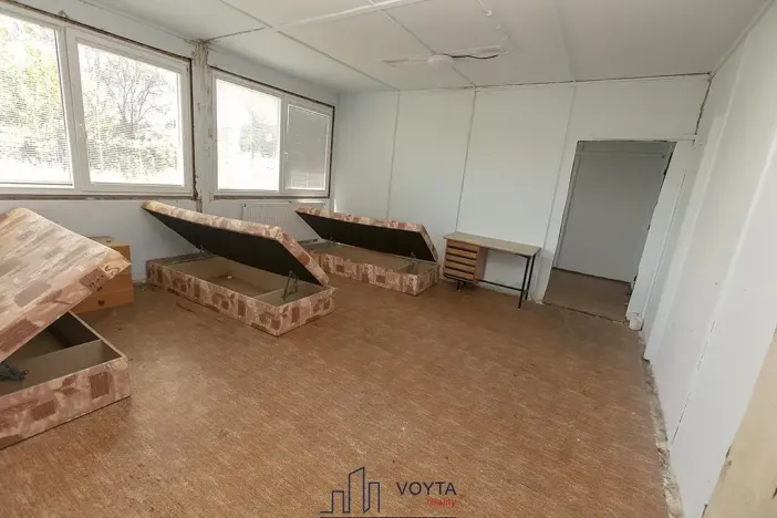 Prodej komerční nemovitosti, Obrnice, 600 m2