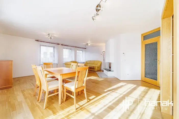 Pronájem rodinného domu, Doloplazy, 276 m2