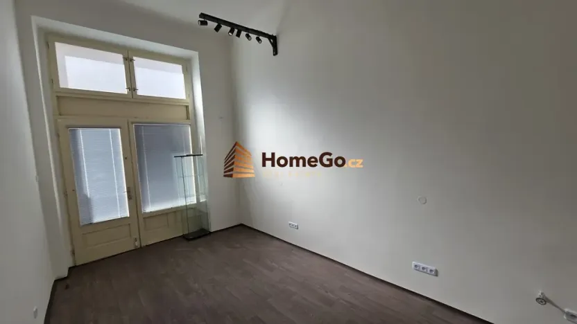 Pronájem obchodního prostoru, Praha - Vršovice, Žitomírská, 33 m2