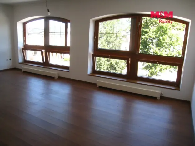 Prodej rodinného domu, Frenštát pod Radhoštěm, nám. Míru, 900 m2