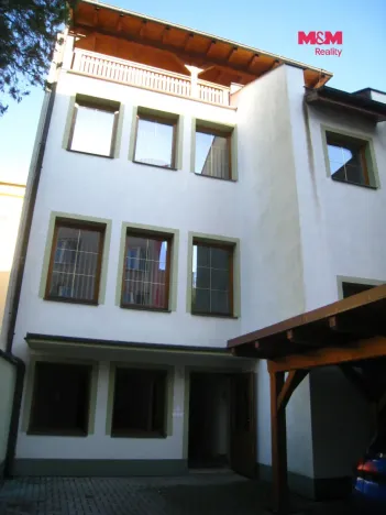 Prodej obchodního prostoru, Frenštát pod Radhoštěm, nám. Míru, 900 m2