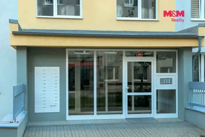 Prodej bytu 2+kk, Králův Dvůr, Nad Stadionem, 43 m2