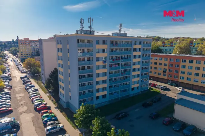 Prodej bytu 2+kk, Králův Dvůr, Nad Stadionem, 43 m2