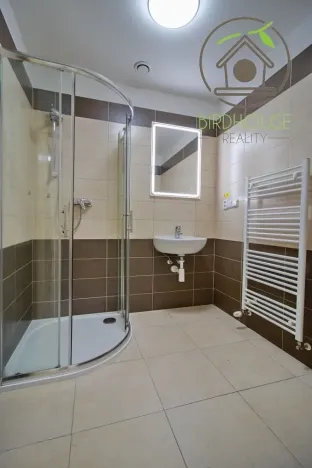 Pronájem bytu 2+kk, Jesenice, Cedrová, 69 m2