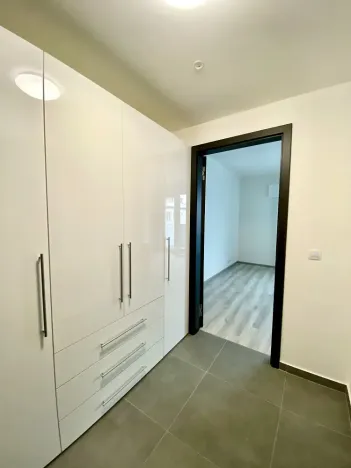 Pronájem bytu 1+kk, Praha - Holešovice, Na Maninách, 33 m2