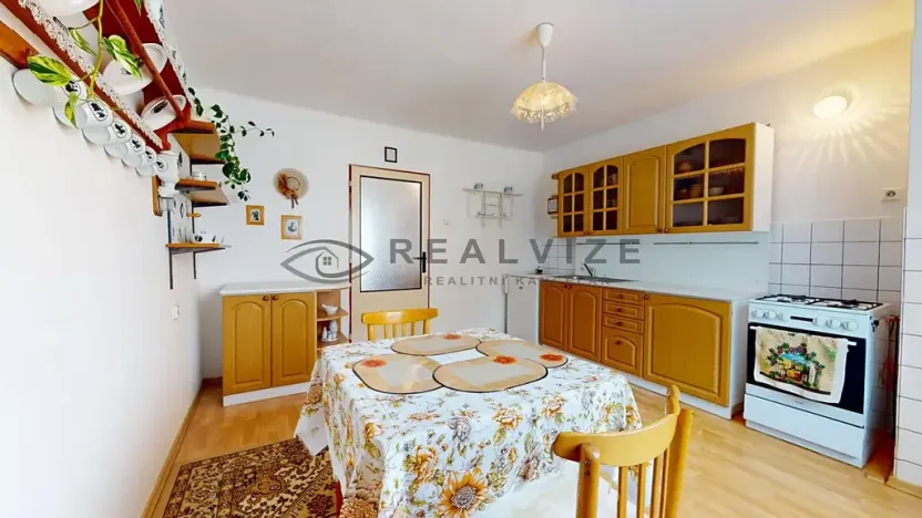 Prodej rodinného domu, Nové Hrady, Vilová čtvrť, 180 m2