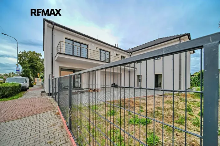 Pronájem bytu 1+kk, Velký Osek, Revoluční, 26 m2