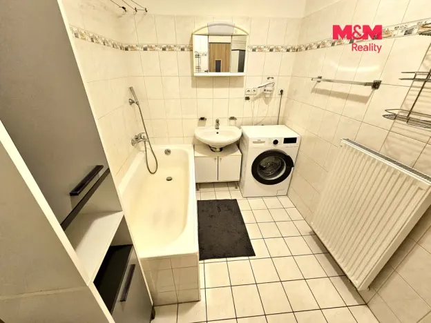 Pronájem bytu 2+kk, Smržovka, náměstí T. G. Masaryka, 50 m2