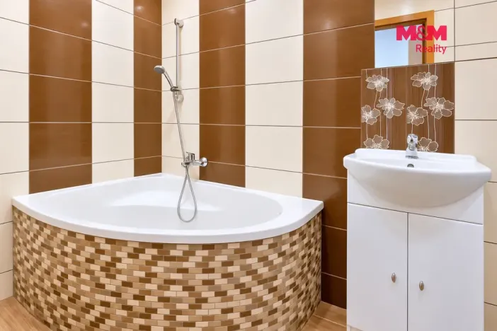 Prodej bytu 3+1, Sokolov, Sokolovská, 70 m2