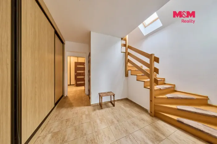 Prodej rodinného domu, Bernartice, 226 m2