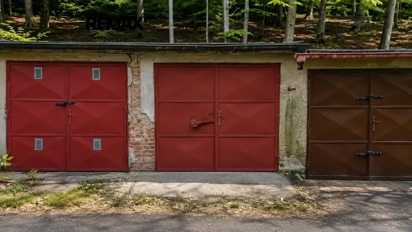 Pronájem garáže, Karlovy Vary, Hřbitovní, 18 m2