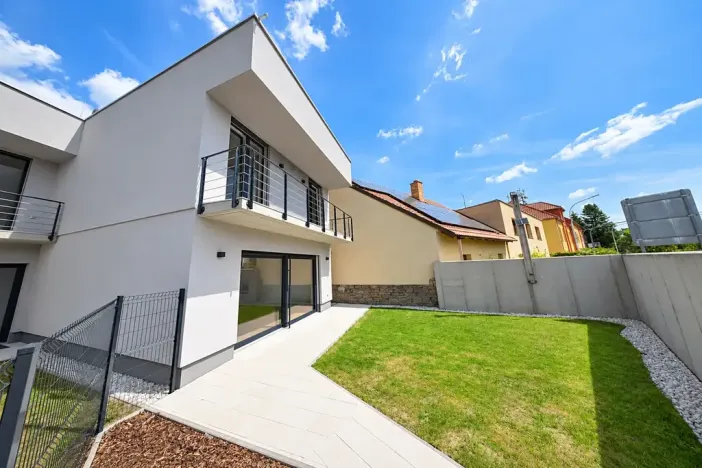 Prodej vícegeneračního domu, Šestajovice, Komenského, 275 m2