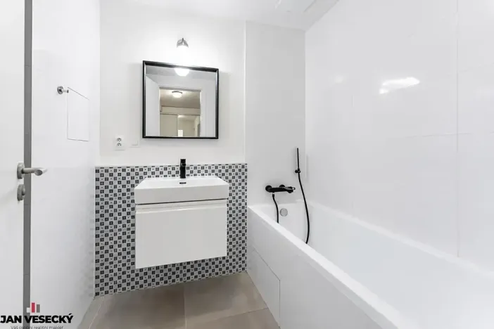 Prodej bytu 2+kk, Praha - Kbely, Plzákova, 51 m2