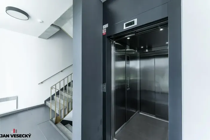 Prodej bytu 2+kk, Praha - Kbely, Plzákova, 51 m2