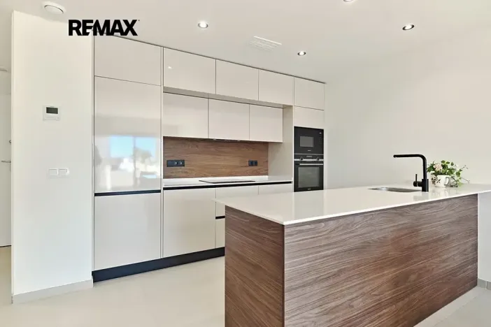 Prodej bytu 3+kk, Torrevieja, Španělsko, Calle Celindo, 97 m2