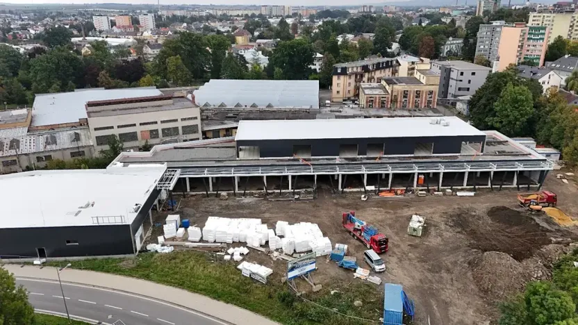 Pronájem obchodního prostoru, Opava, Basketbalová, 86 m2