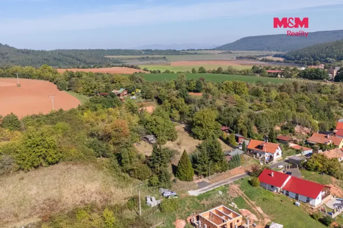 Prodej pozemku pro bydlení, Pnětluky, 1752 m2