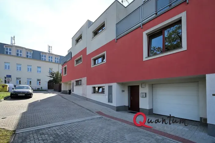 Pronájem rodinného domu, Praha - Kyje, Krčínovo náměstí, 126 m2