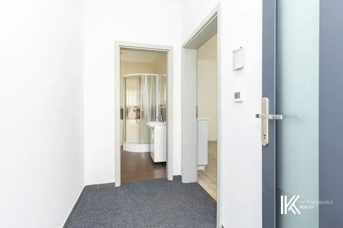 Pronájem kanceláře, Pardubice, Chrudimská, 131 m2
