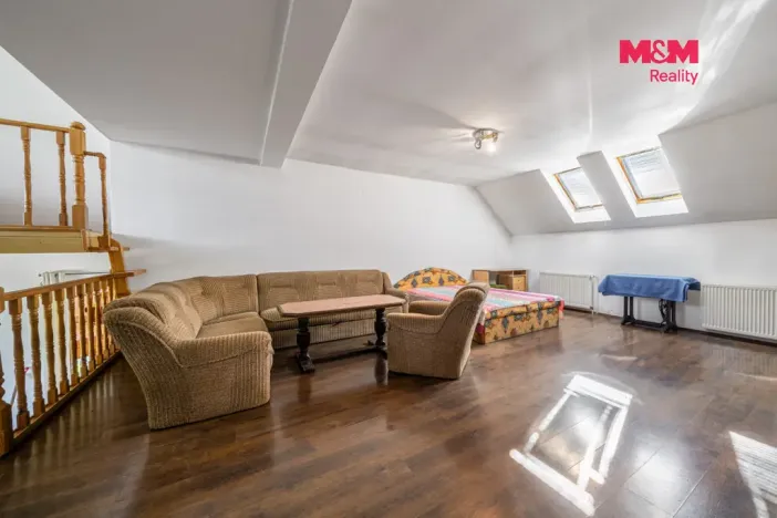 Prodej obchodního prostoru, Krásné Údolí, 220 m2