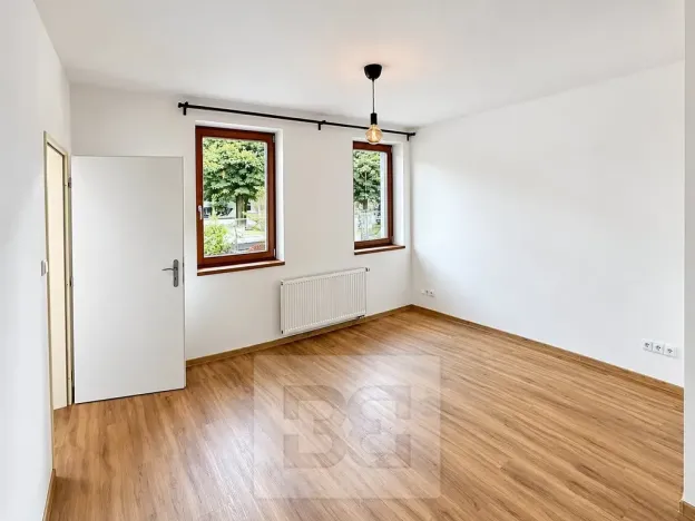 Pronájem bytu 2+kk, Roztoky, V Solníkách, 45 m2