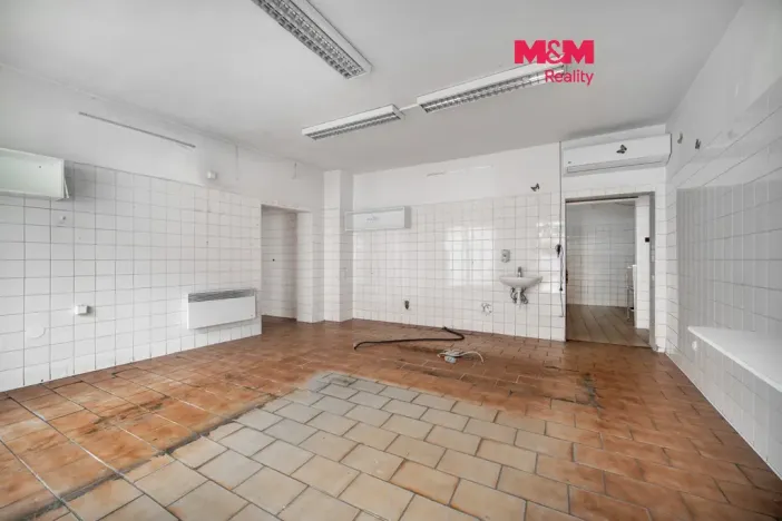 Prodej obchodního prostoru, Svratka, Palackého, 214 m2