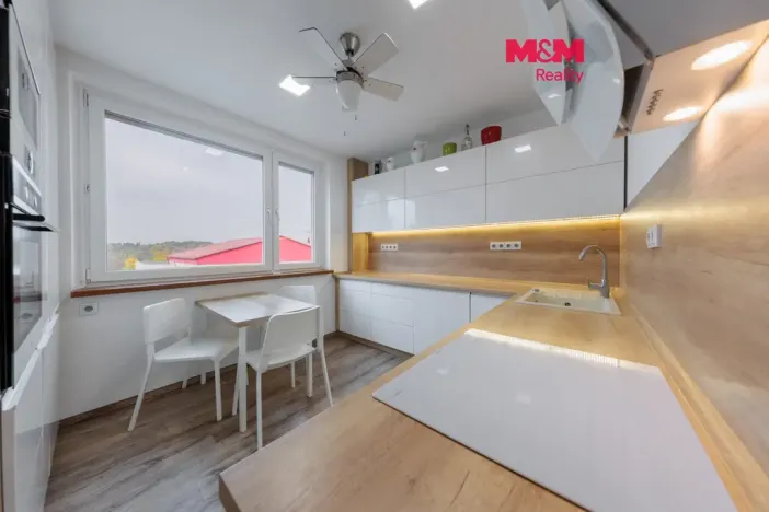 Prodej bytu 2+1, Sokolov, Vítězná, 66 m2