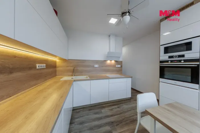 Prodej bytu 2+1, Sokolov, Vítězná, 66 m2