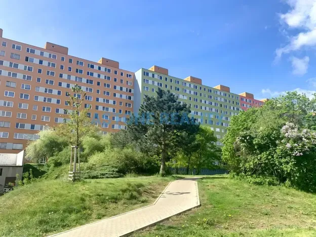 Pronájem bytu 1+kk, Praha - Troja, Krynická, 30 m2
