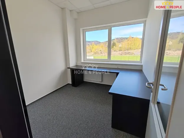 Pronájem skladu, Ostrov, 4400 m2