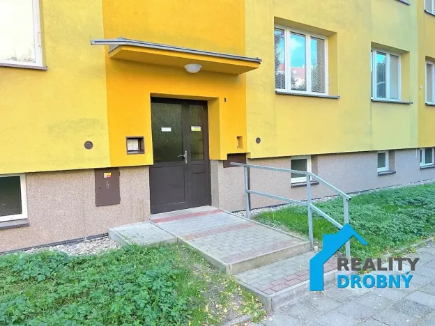 Pronájem bytu 1+1, Děčín, Škroupova, 33 m2
