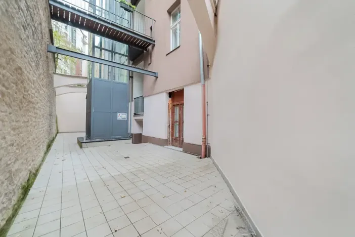 Pronájem obchodního prostoru, Praha - Žižkov, Ježkova, 64 m2