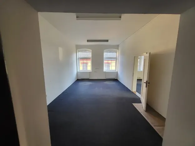 Pronájem komerčního prostoru, 350 m², Valchařská, Brno, Husovice