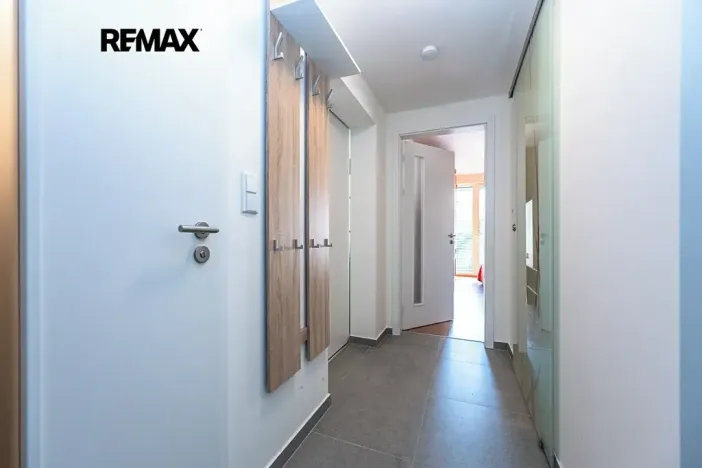Pronájem bytu 2+kk, Praha - Holešovice, Jankovcova, 60 m2