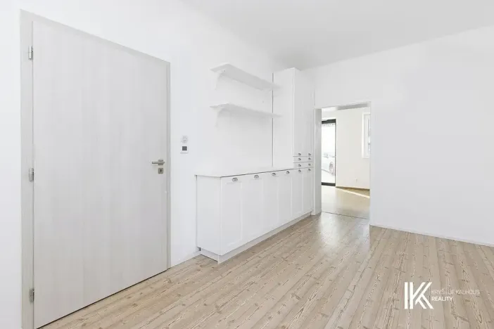 Pronájem obchodního prostoru, Pardubice, Chrudimská, 131 m2