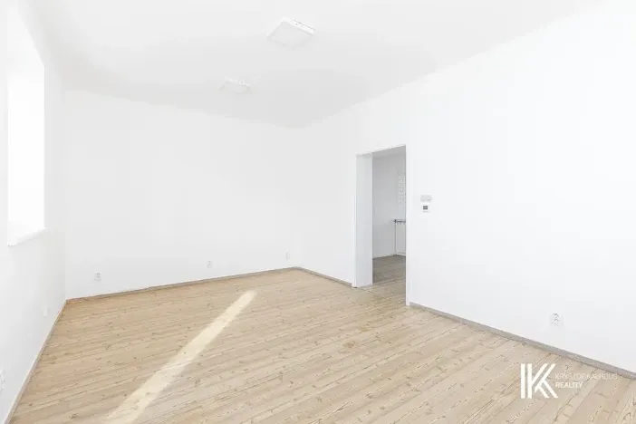 Pronájem obchodního prostoru, Pardubice, Chrudimská, 131 m2