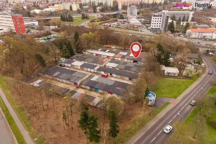 Pronájem garáže, Brno, Třískalova, 19 m2