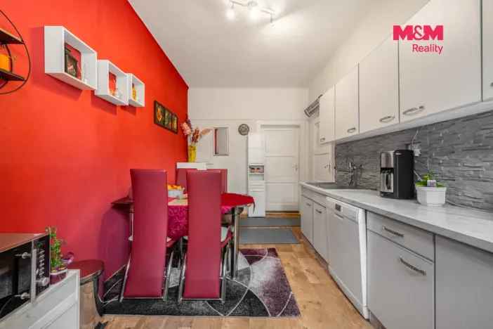 Prodej bytu 2+1, Karlovy Vary - Rybáře, Sokolovská, 62 m2