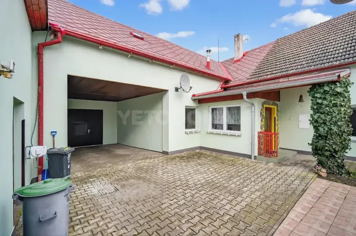 Prodej rodinného domu, Benešovice, 231 m2