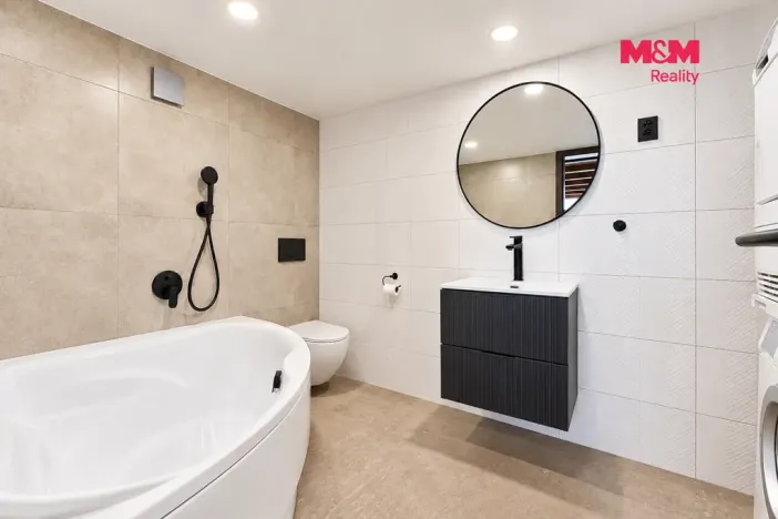 Prodej bytu 1+kk, Zlín, J. A. Bati, 100 m2