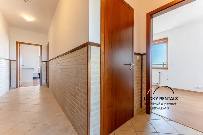 Pronájem bytu 3+kk, Praha - Střížkov, Jitravská, 97 m2