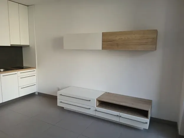 Pronájem bytu 1+kk, Praha - Košíře, Hlaváčkova, 25 m2