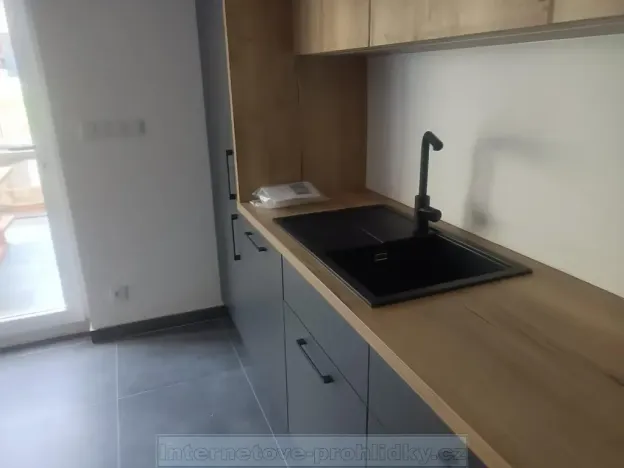Pronájem bytu 2+kk, Praha - Řeporyje, 70 m2