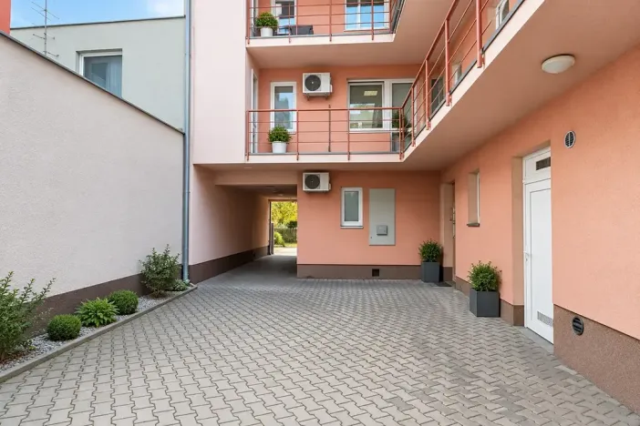 Pronájem kanceláře, Zlín, Lešetín IV, 75 m2